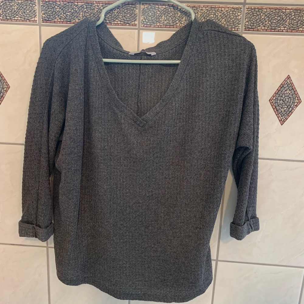 3/4 sleeve grey sweater shirt. Great condition.